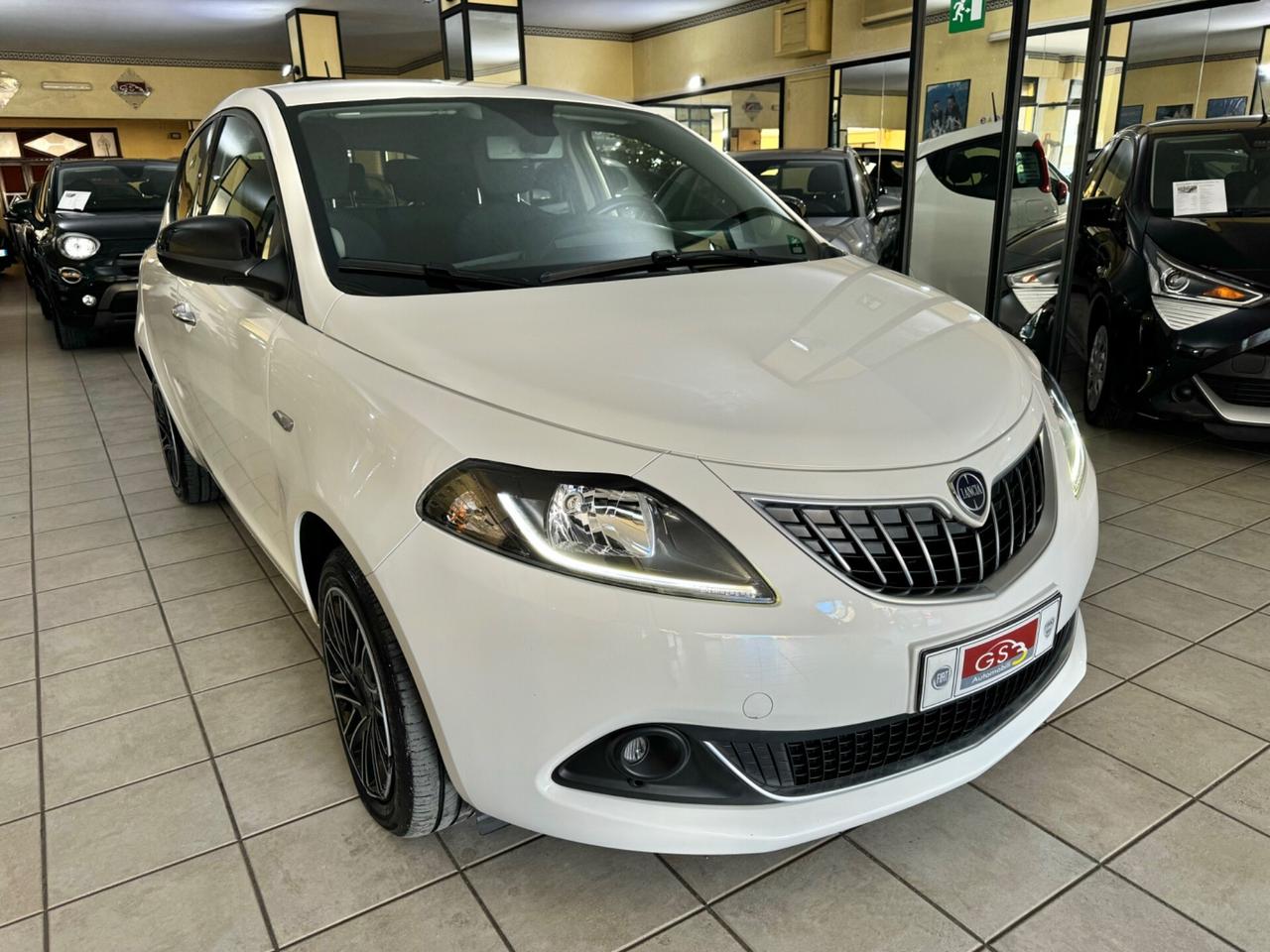 Lancia Ypsilon 1.0 FireFly 5 porte S&S Hybryd Gold