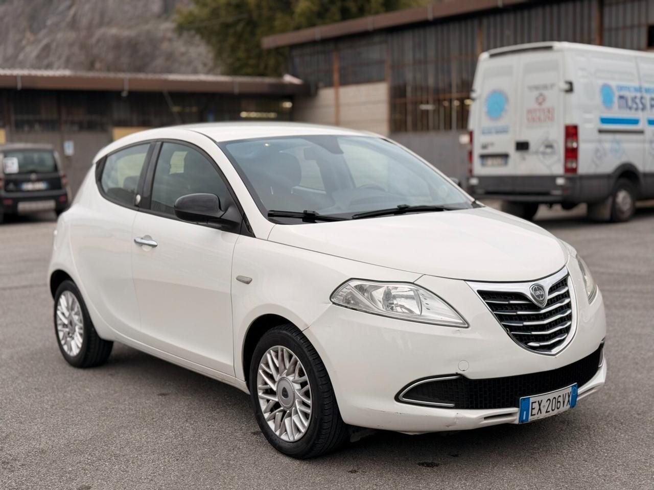 Lancia Ypsilon 1.2 69 CV 5 porte GPL Ecochic Gold
