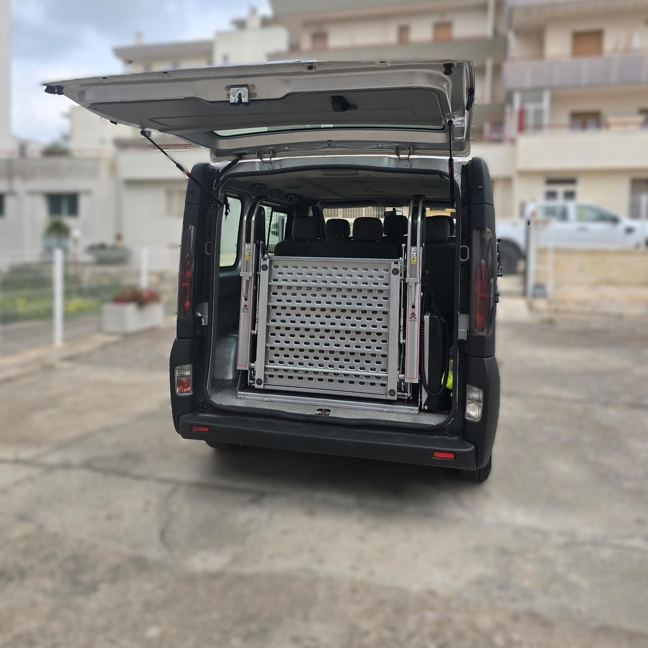 Nissan Primastar C29 6 Posti + Sollevatore idraulico per Carrozzina