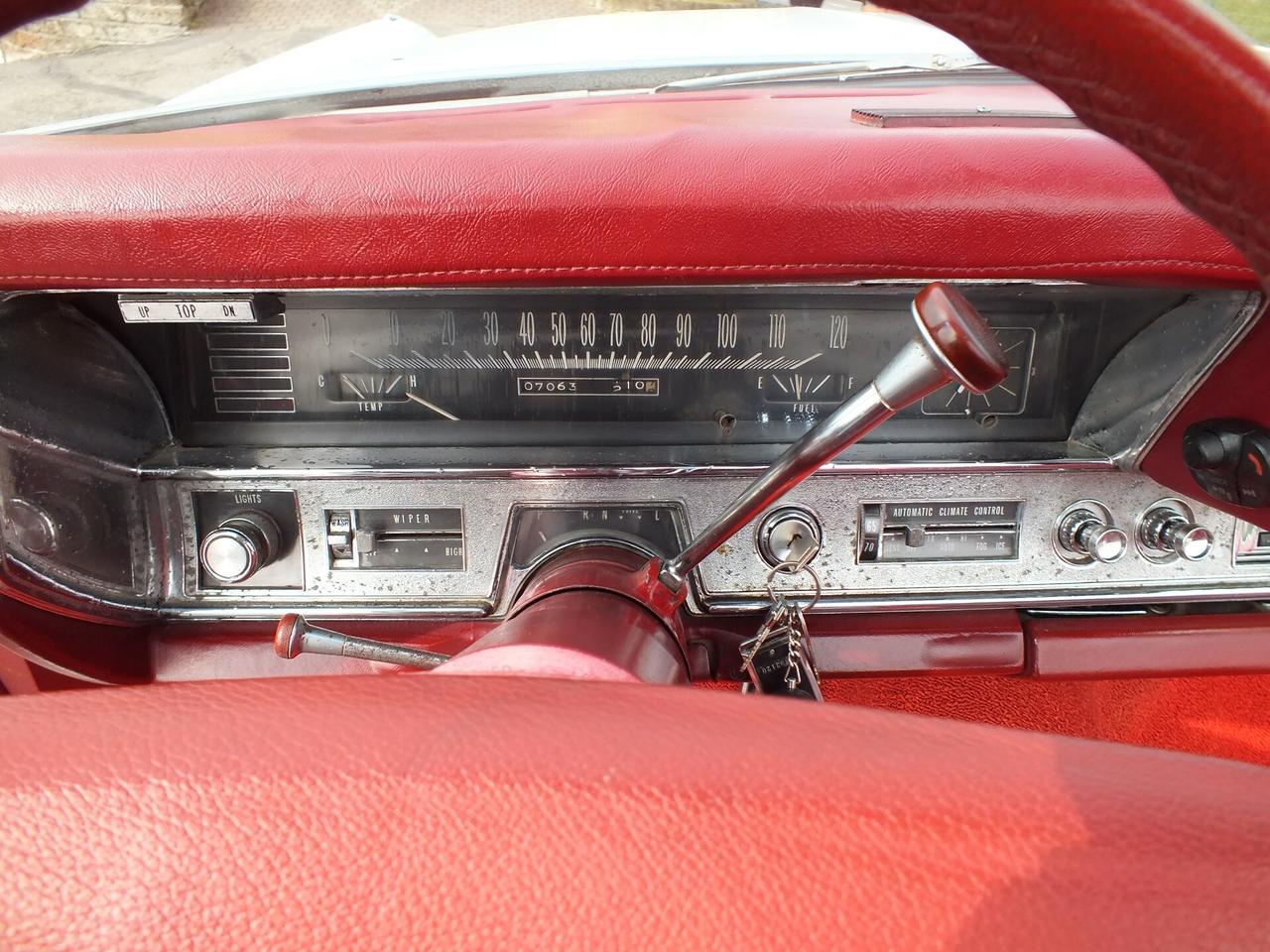 CADILLAC DEVILLE V8 CONVERTIBILE COSTRUZIONE 1966