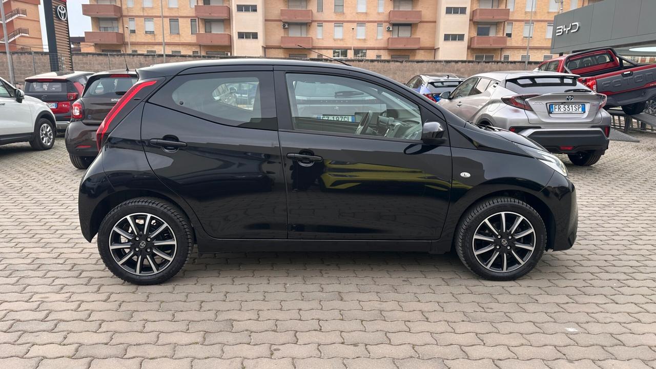 Toyota Aygo Connect 1.0 VVT-i 72 CV 5 porte x-play