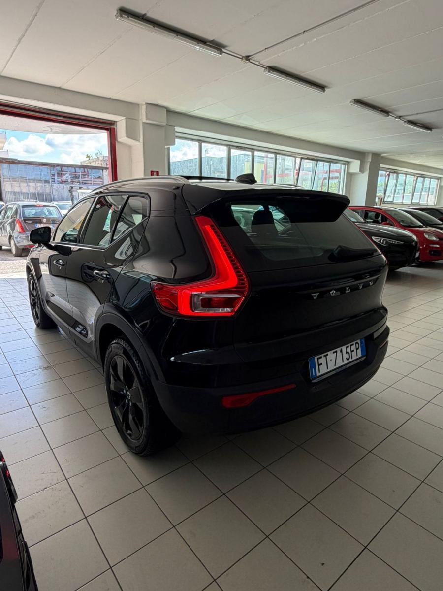 VOLVO - XC40 - D4 AWD Geartronic Momentum