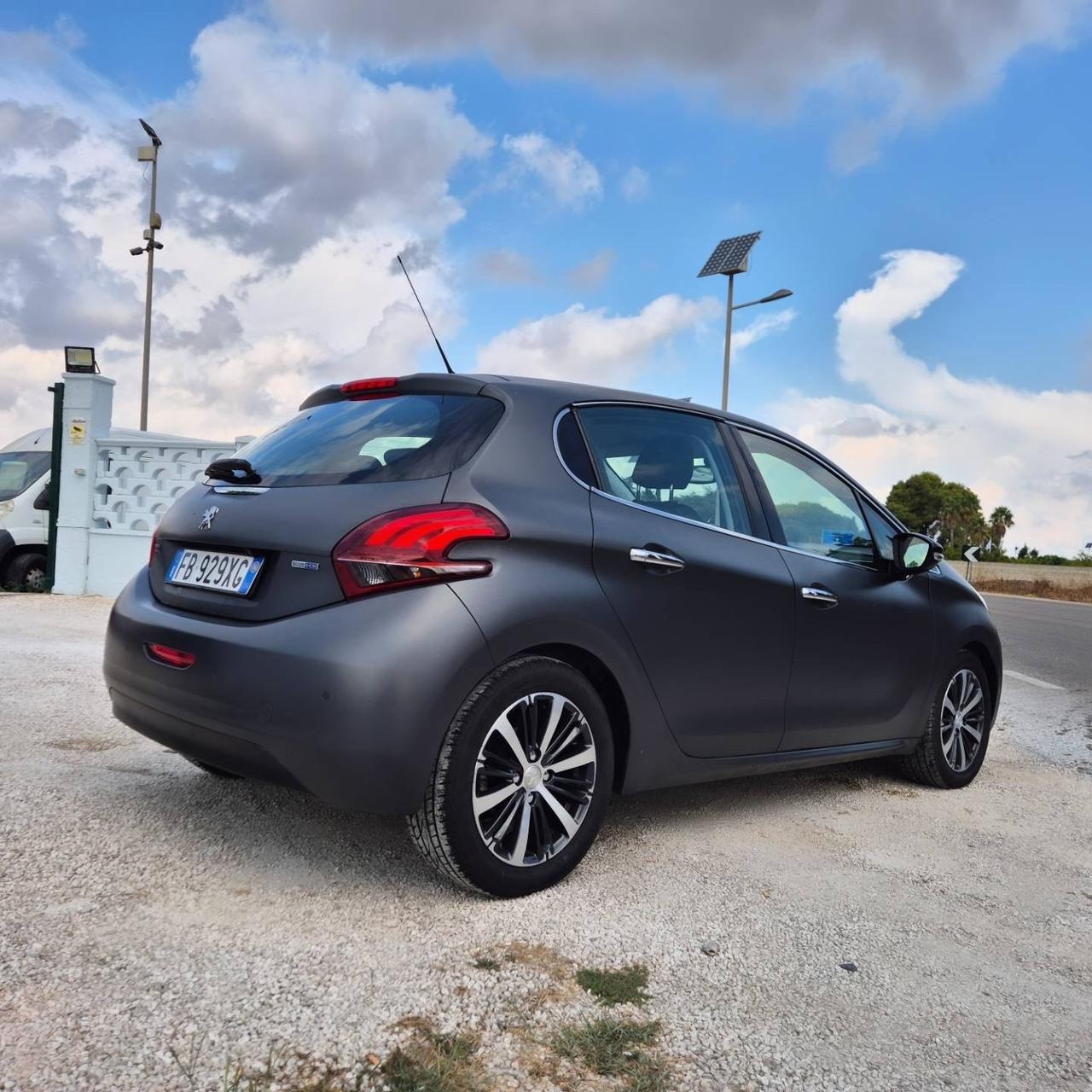 Peugeot 208 BlueHDi 100 5 porte GT Line