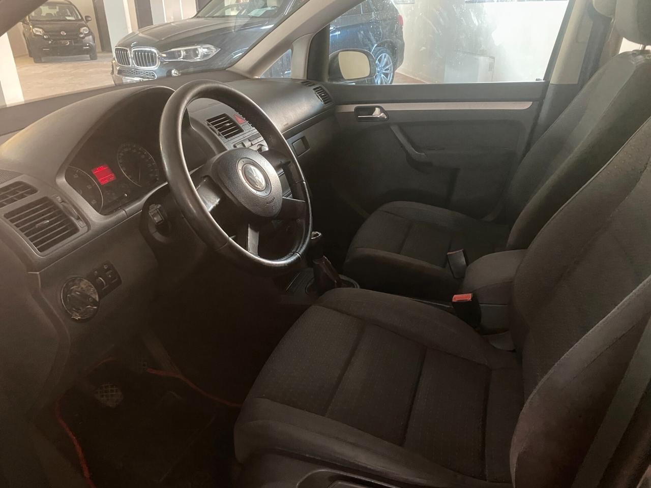 Volkswagen Touran 1.9 TDI 101CV Trendline anche pe NEOPATENTATI