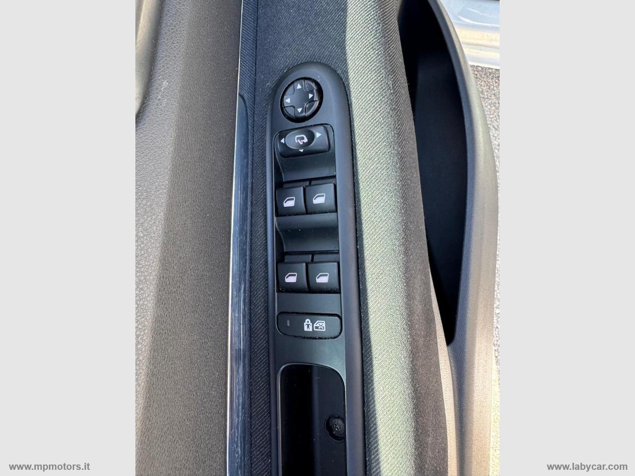 PEUGEOT 3008 BUSINESS 1.6 HDi 110CV