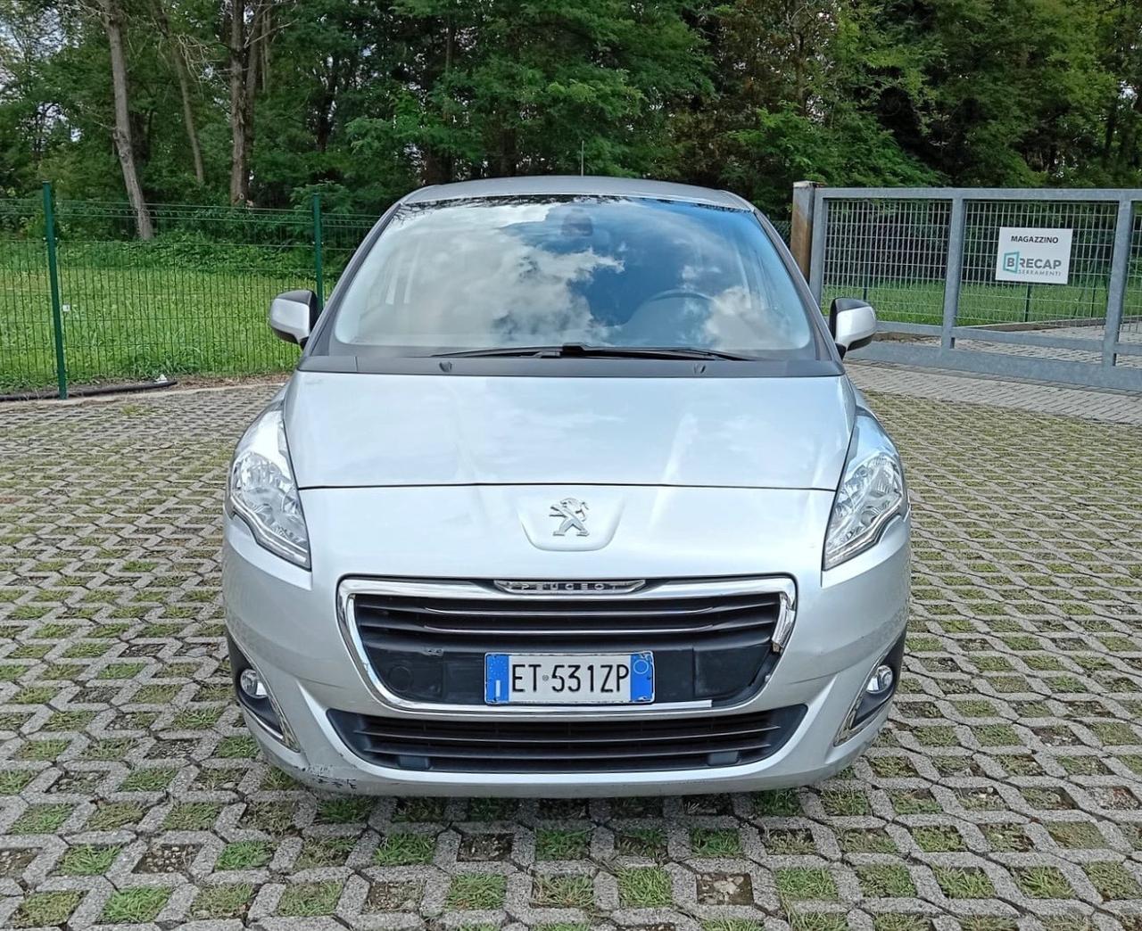 Peugeot 5008 1.6 HDi 115CV 7Posti*Sensori*Cerchi