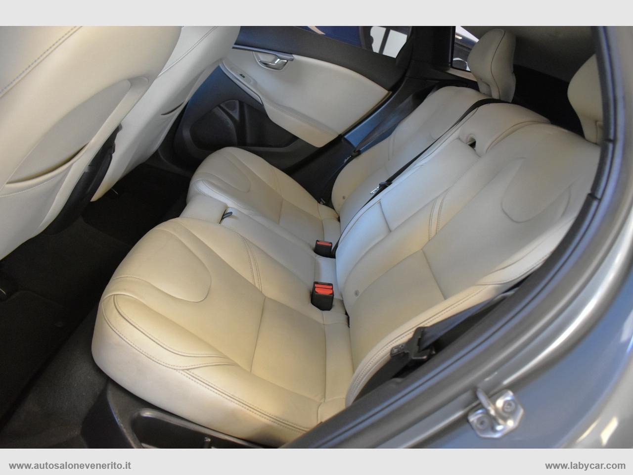 VOLVO V40 D2 1.6 Summum