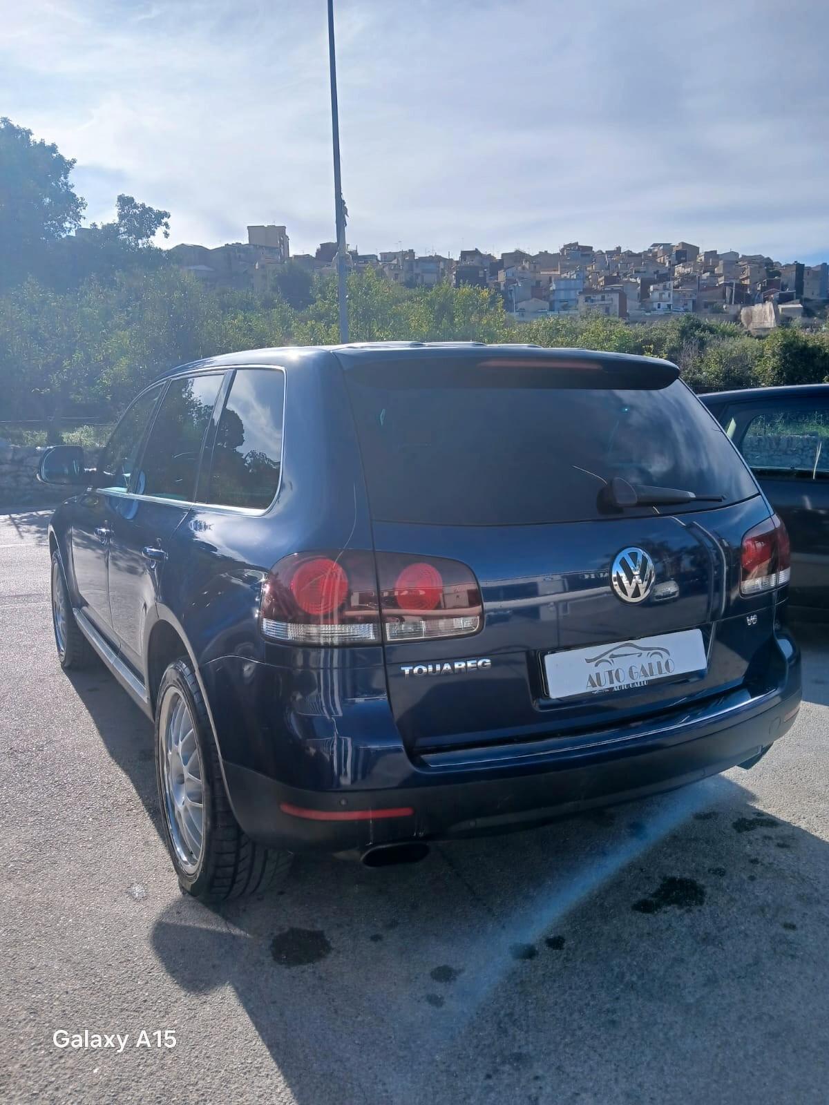 Volkswagen Touareg 3.0/240CV V6 TDI DPF tip. Exclusive