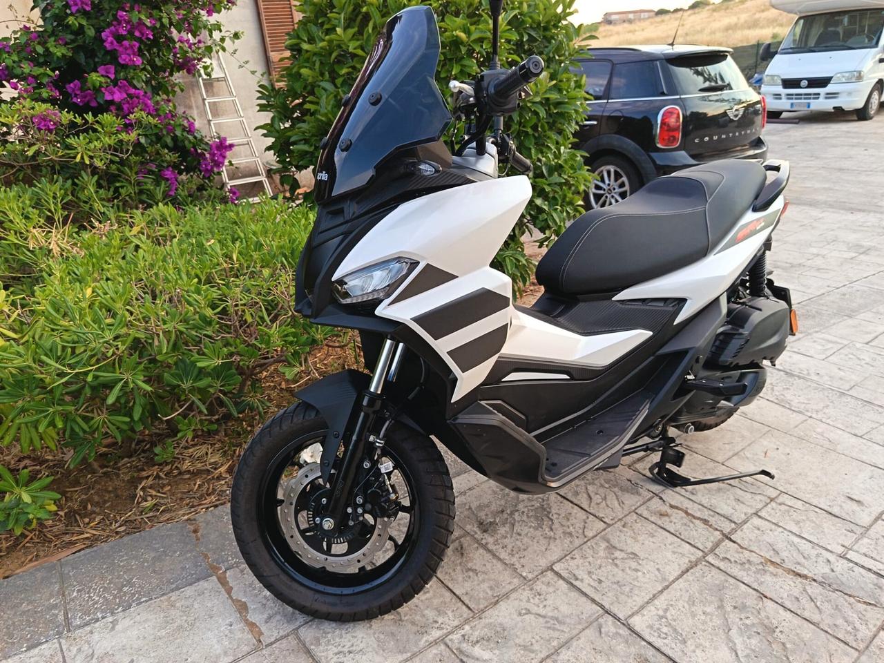Aprilia SR GT 125
