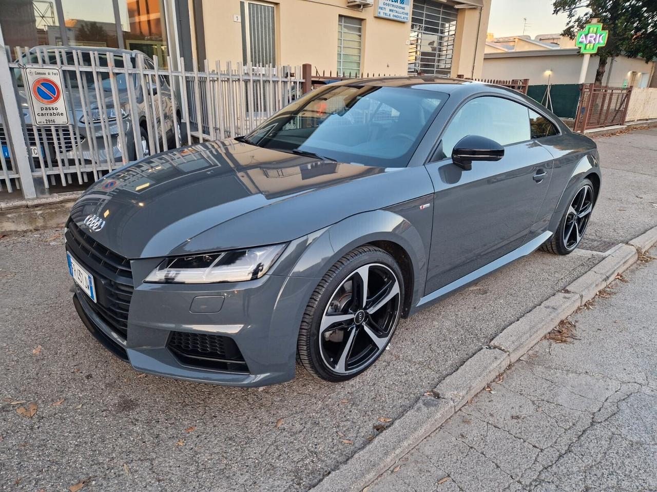 Audi TT Coupé 1.8 TFSI S tronic line