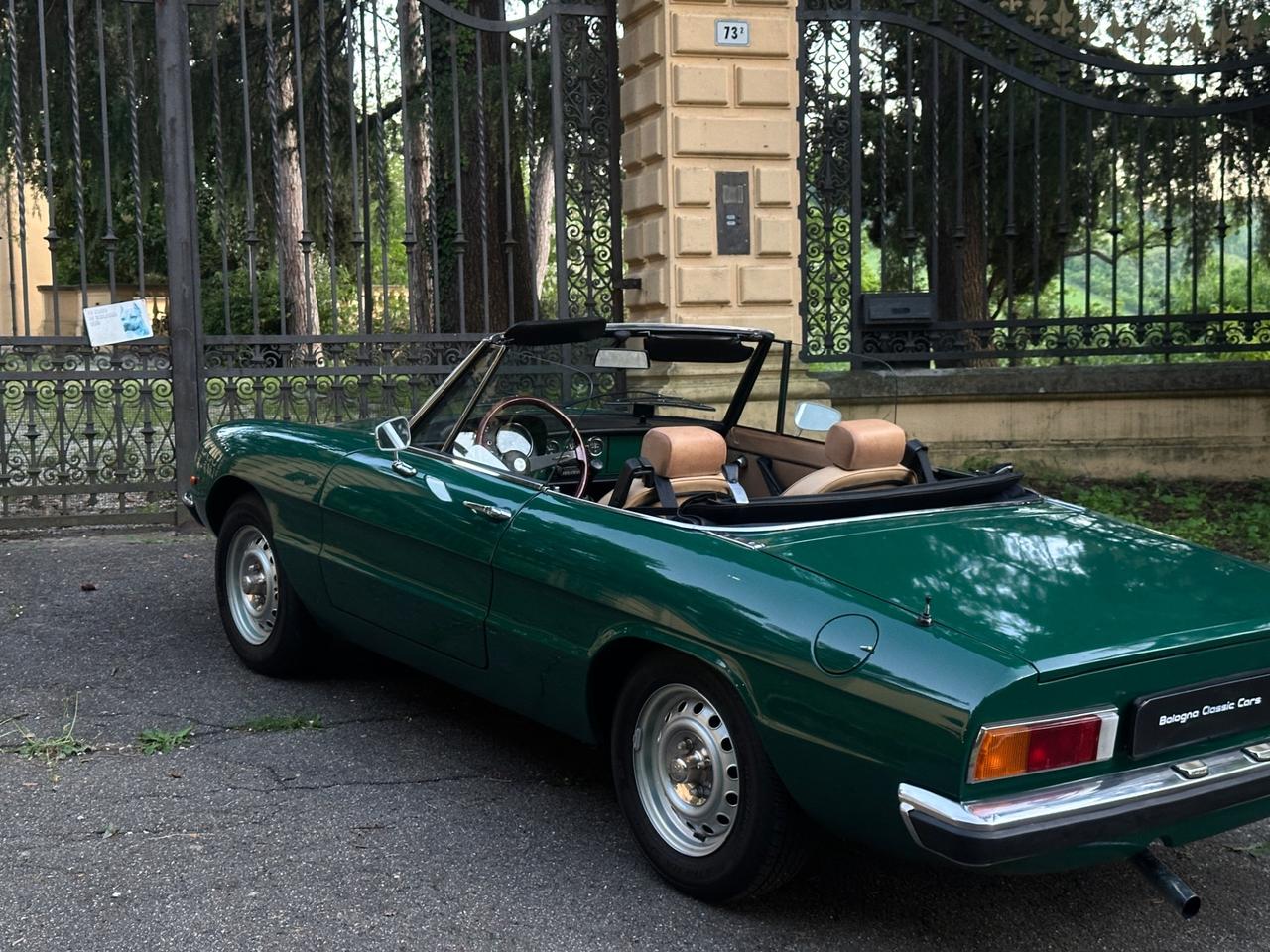 Alfa Romeo Spider 1600 Junior (Coda Tronca) Verde Pino Service Book Matching Specification