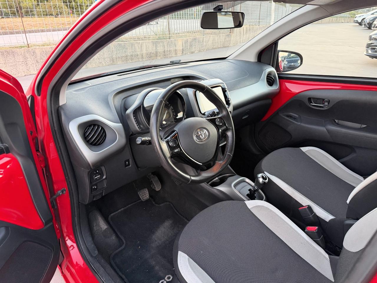 Toyota Aygo 1.0 VVT-i 69 CV 5 porte x-play TSS MMT