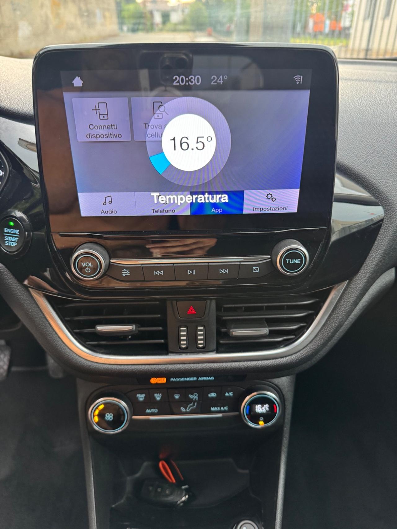 Ford Fiesta 1.1 benzina idonea ai neopatentati
