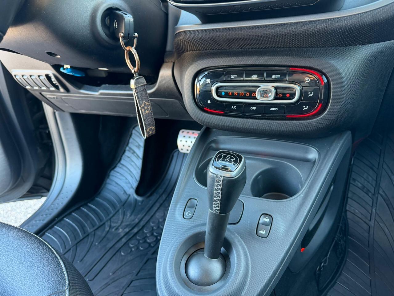 Smart ForTwo 90 0.9 T twinamic cabrio Cherrywhite