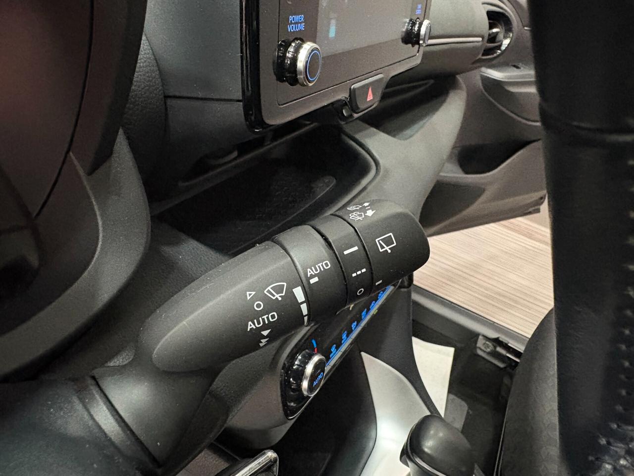 Toyota Yaris 1.5 Full Hybrid 116cv Business ITALIANA