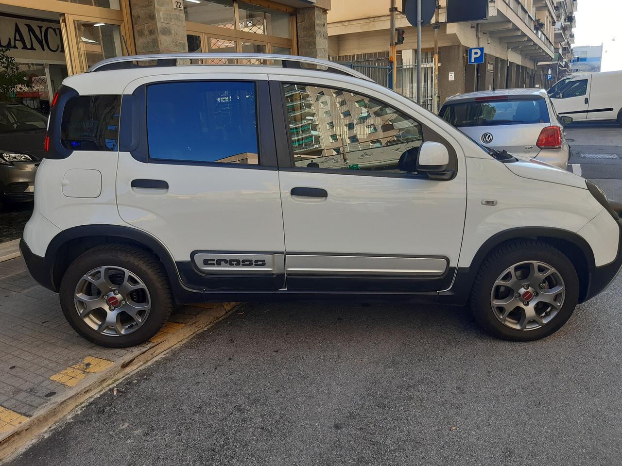 Fiat Panda Cross 1.0 FireFly S&S Hybrid SOLO 17.000 Km.