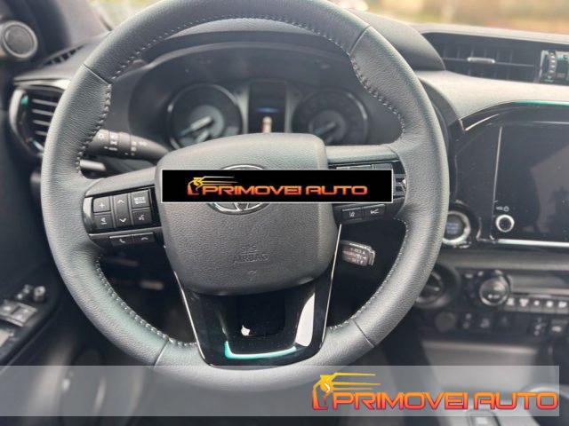 TOYOTA Hilux 2.4 D-4D A/T 4WD 4 porte Double Cab Invincible
