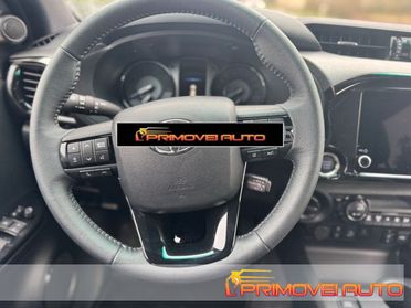 TOYOTA Hilux 2.4 D-4D A/T 4WD 4 porte Double Cab Invincible