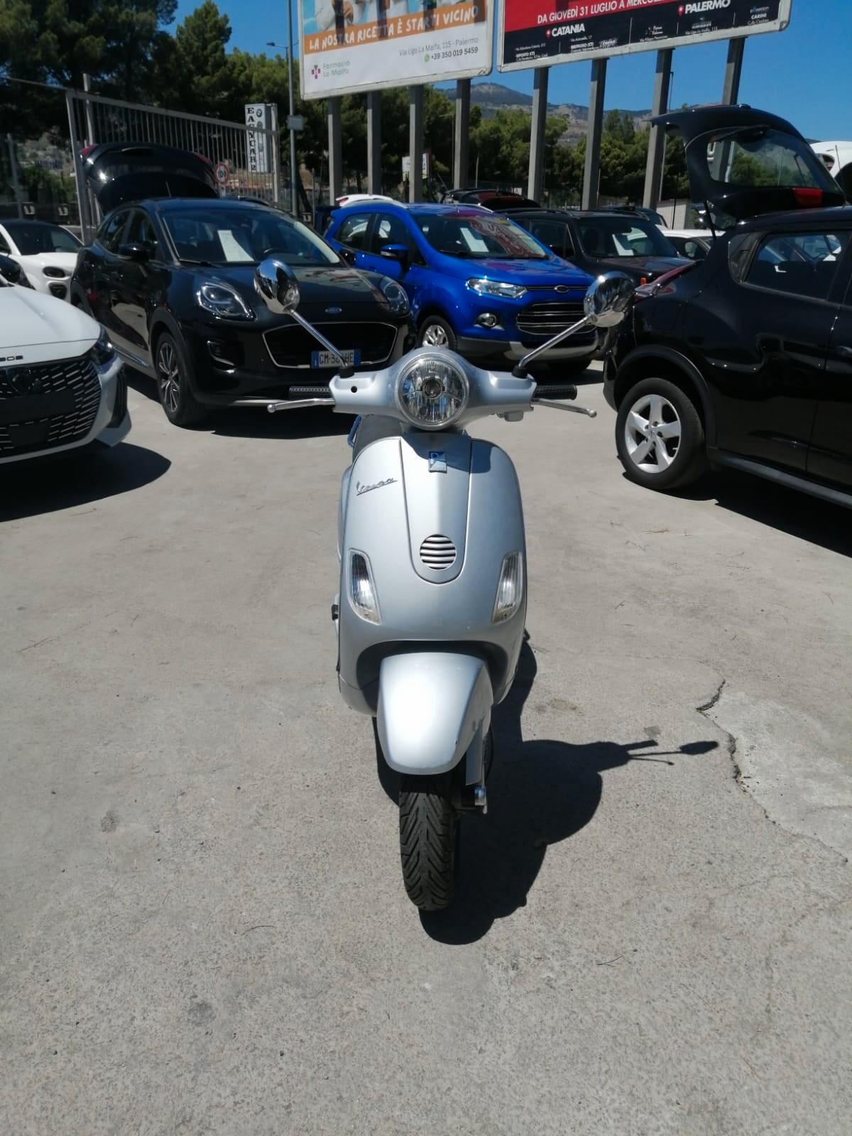 Piaggio Vespa 150 LX