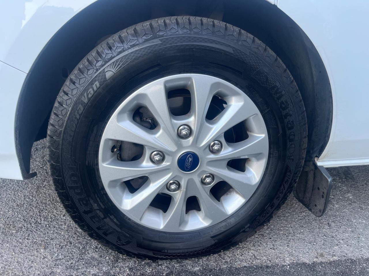 Ford Tourneo Custom 8/9 POSTI 2.0 TDCi Titanium