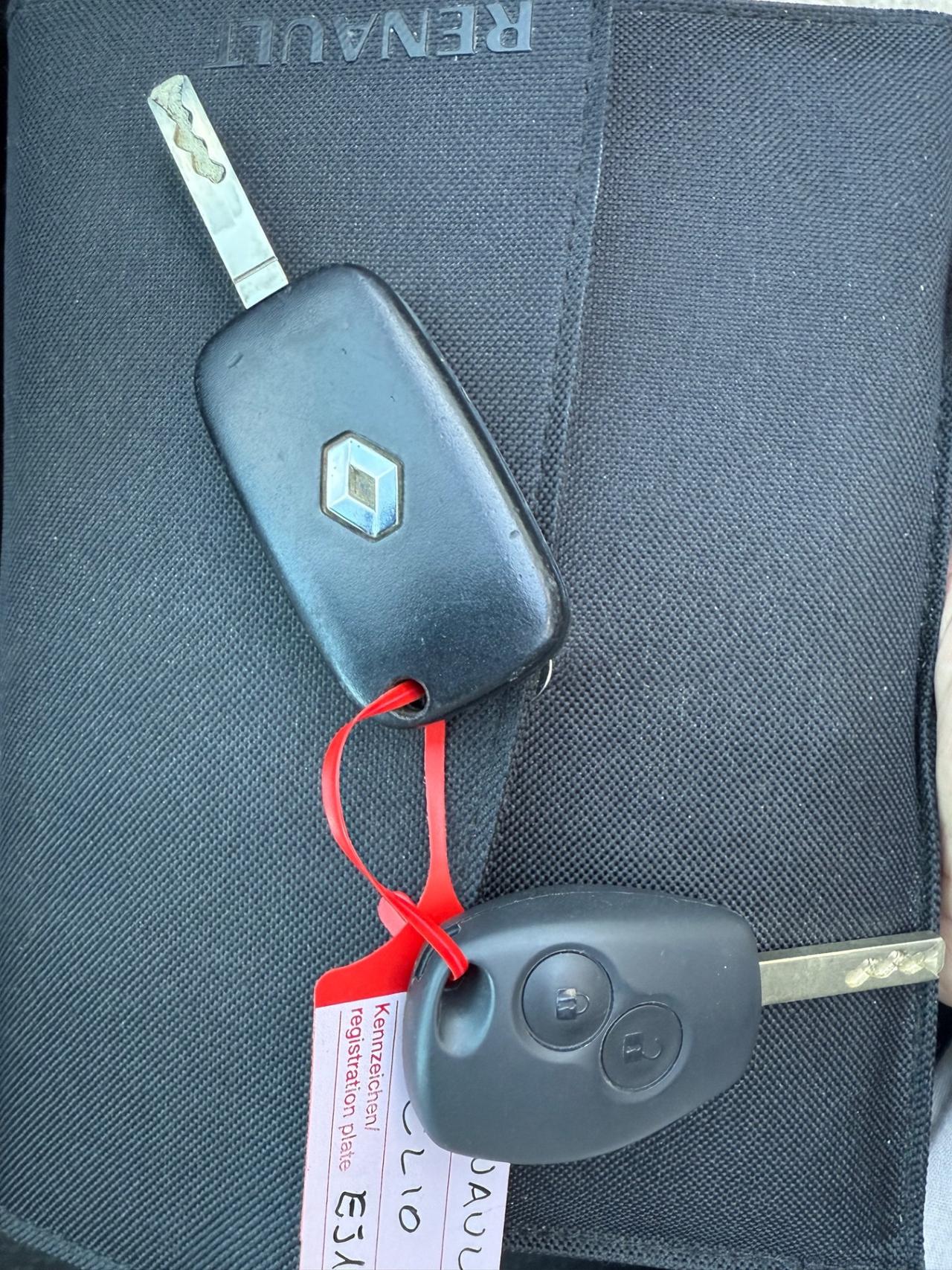 RENAULT CLIO 1.2 BENZINA FULL OPT 2011 UNICO PROP