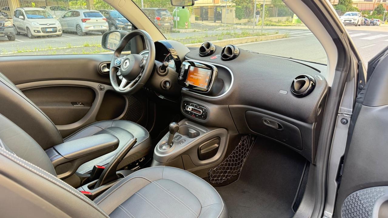 Smart ForTwo 90 0.9 T twinamic cabrio Prime LED NAVI KAMERA BRACCIOLO PELLE CERCHI 16 PDC BLUETOOTH
