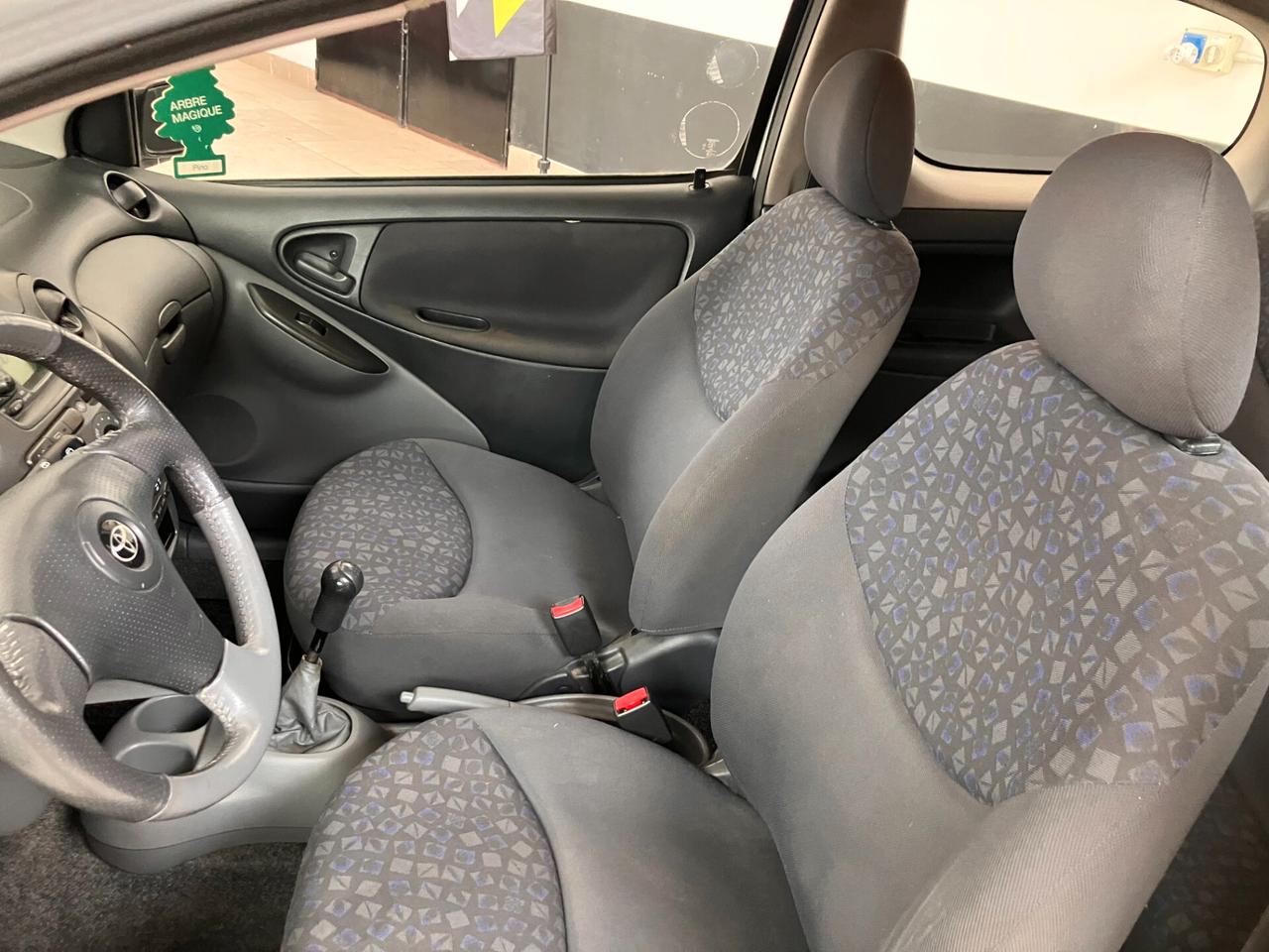 Toyota Yaris 1.3i 16V NEOPATENTATI