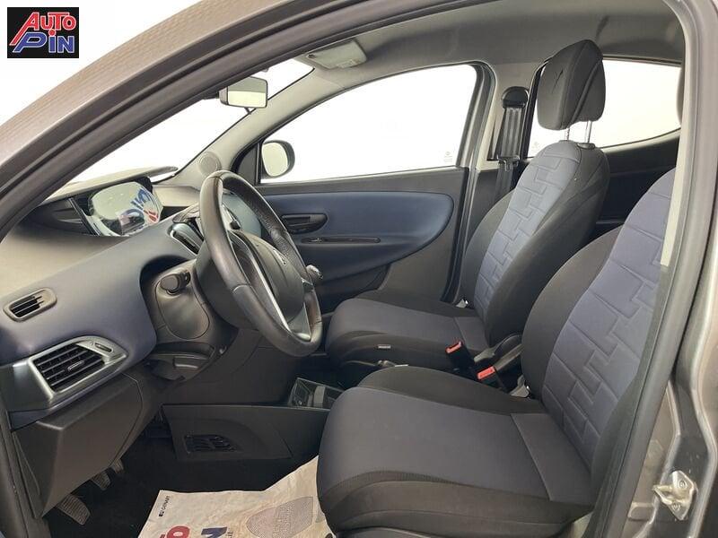 Lancia Ypsilon 1.0 FireFly 5 porte S&S Hybrid Platino