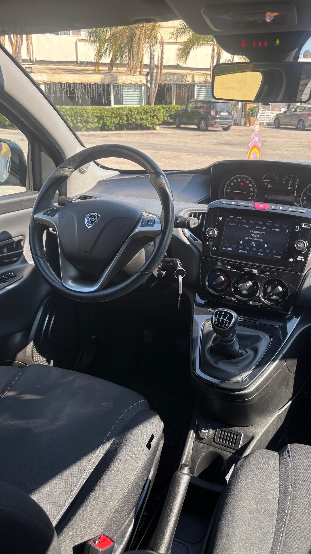 Lancia Ypsilon 1.0 FireFly 5 porte S&S Hybrid Gold Plus