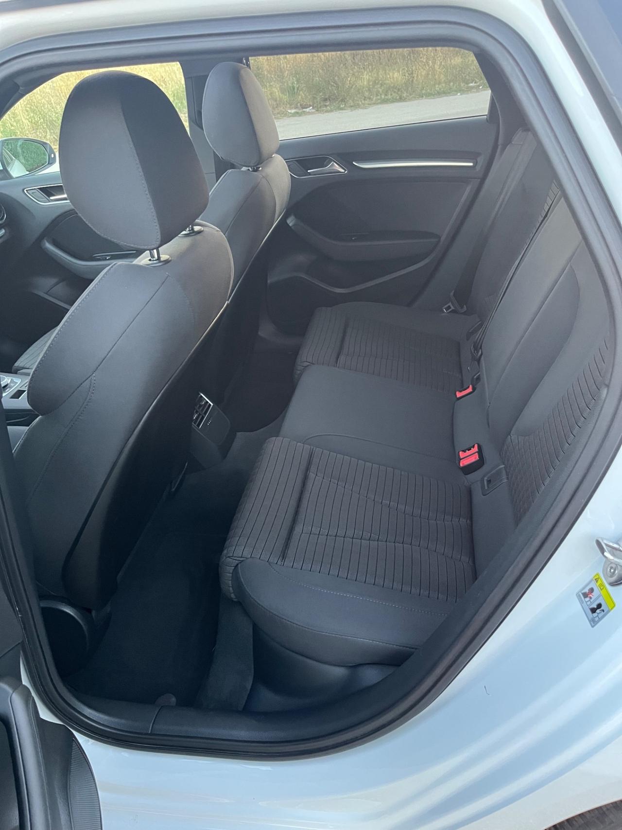 Audi A3 1.6 TDI 116 CV S tronic Design FULL TETTO PANORAMICO