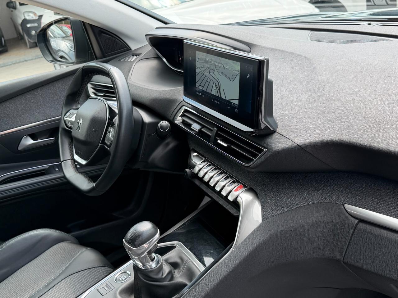 Peugeot 3008 1.5 BLUEHDI 130 cv. ALLURE PACK (Nav)