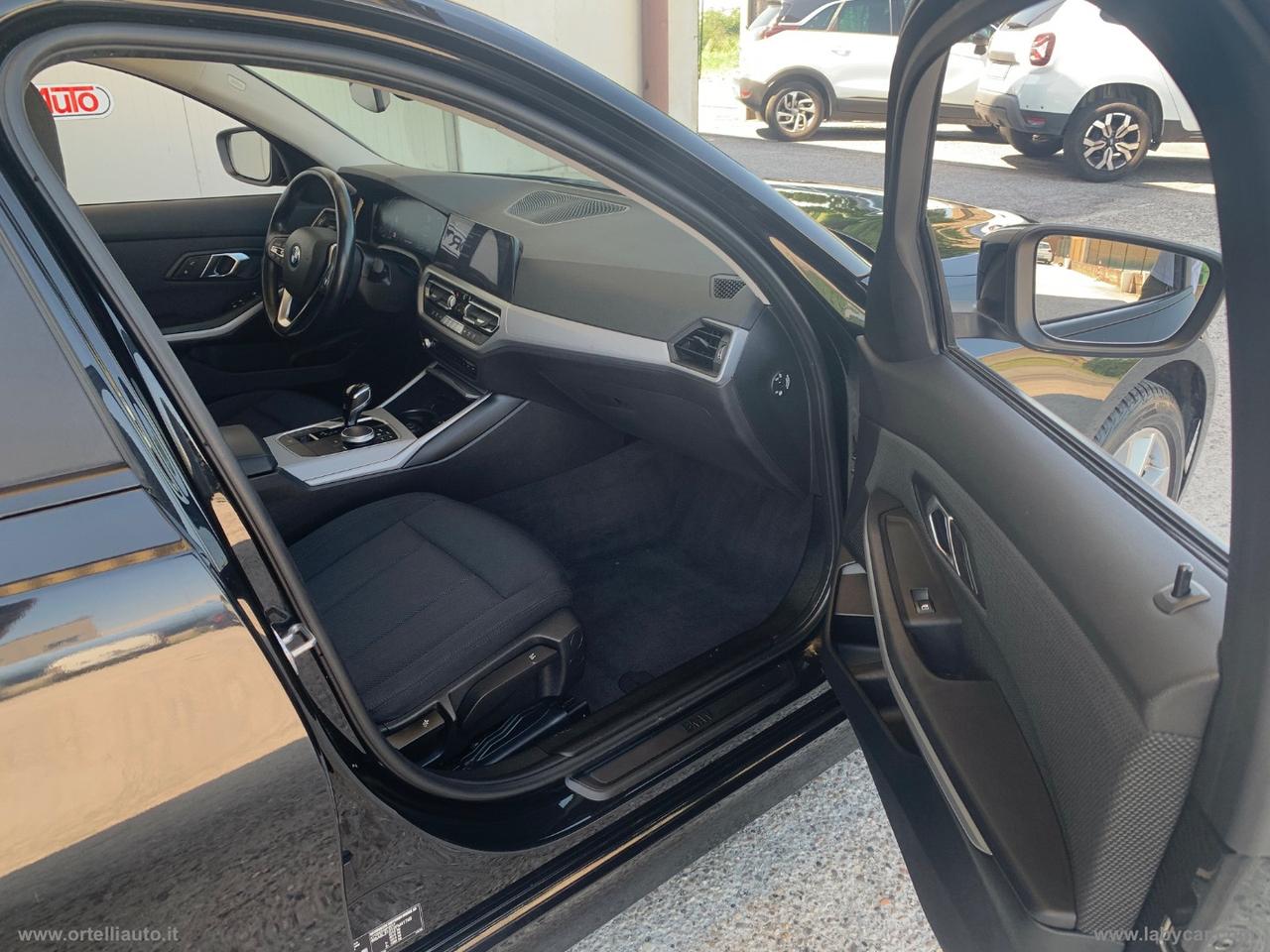 BMW 318d 48V Touring Business Advantage