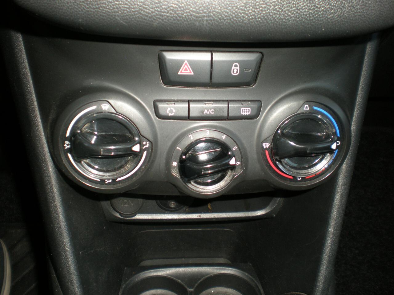 Peugeot 208 restyling 1.6 td, eccellente