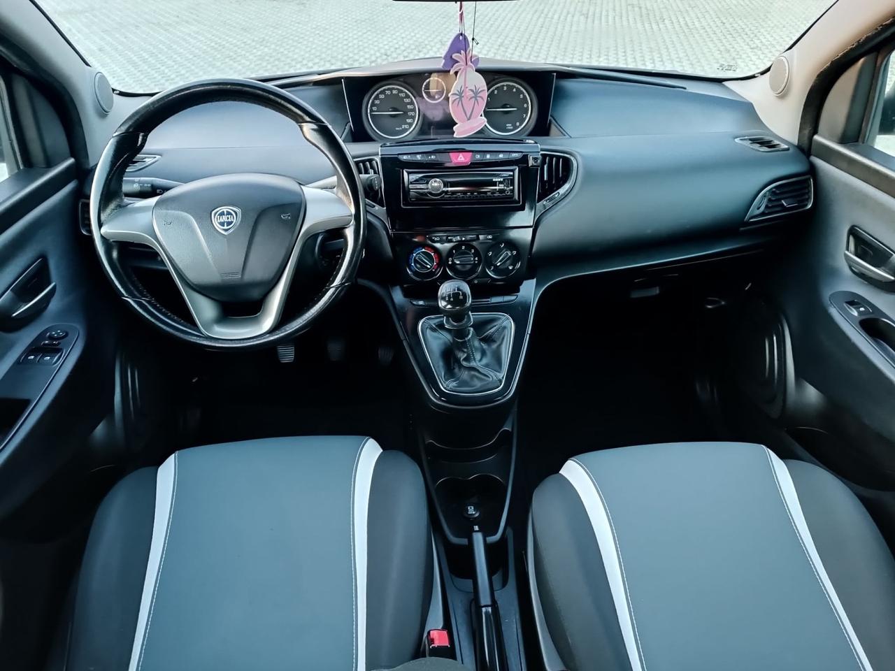 Lancia Ypsilon 0.9 TwinAir 85 CV 5 porte Metano Ecochic Gold