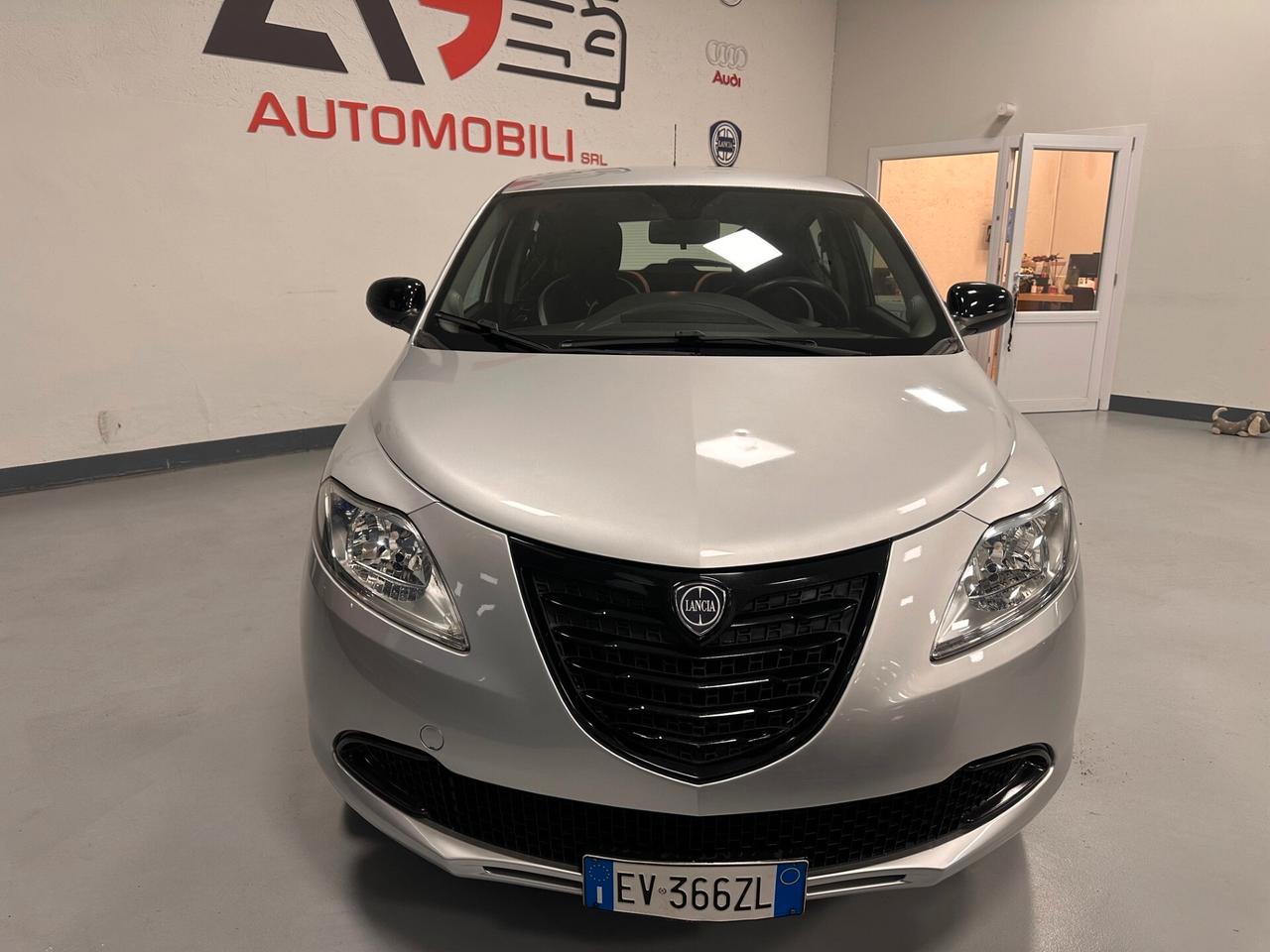 LANCIA YPSILON METANO (78000KM )