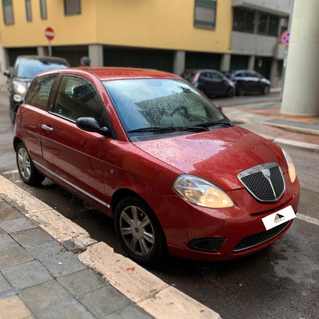 Lancia Ypsilon 1.3 MJT **NEOPATENTATI**