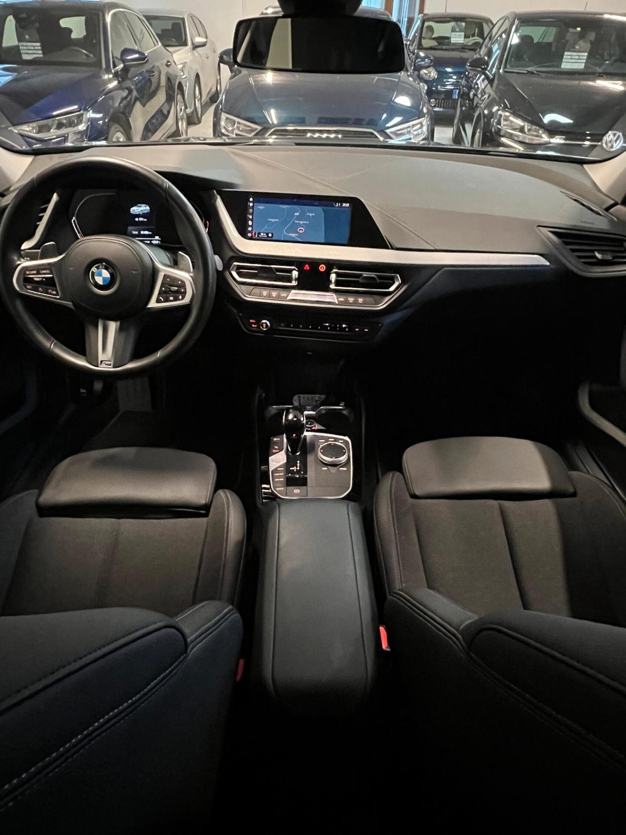 Bmw 118 118d 5p. Msport