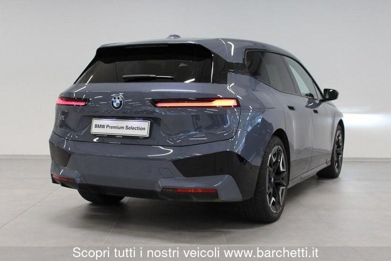 BMW iX xdrive40 pacchetto sportivo