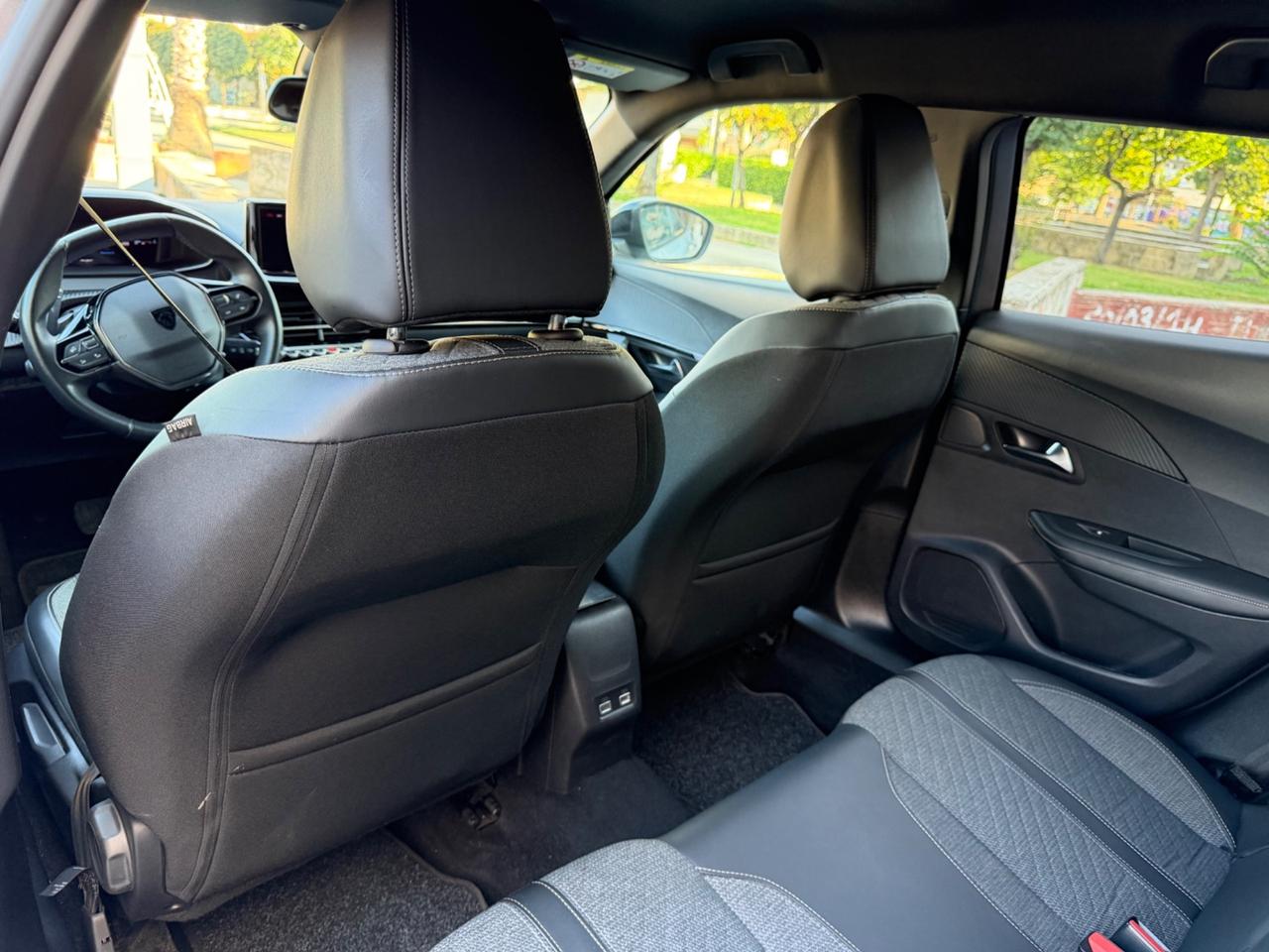 Peugeot 2008 BlueHDi 130 S&S EAT8 Allure