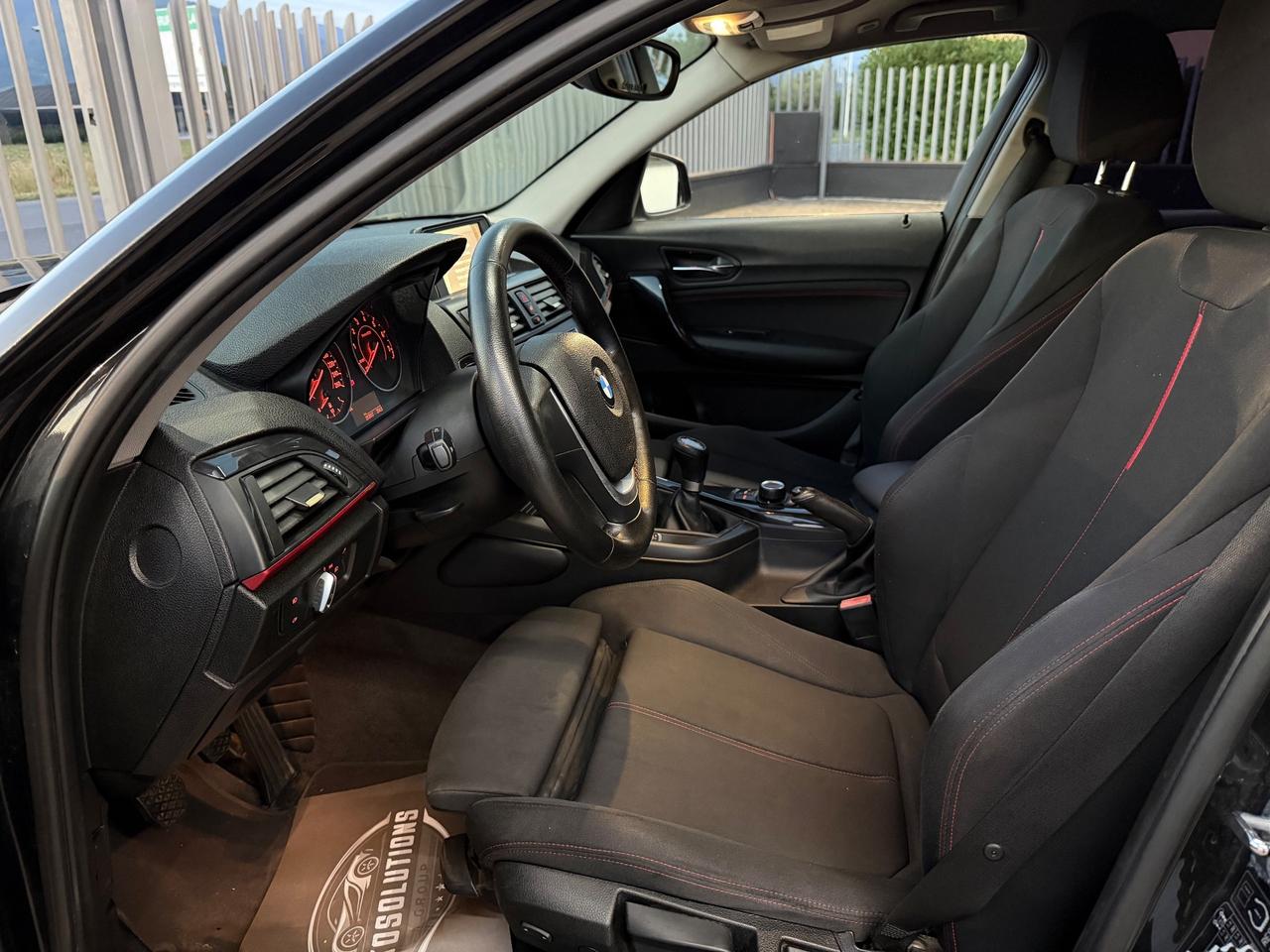 Bmw 116i 5p. Sport 135cv total black