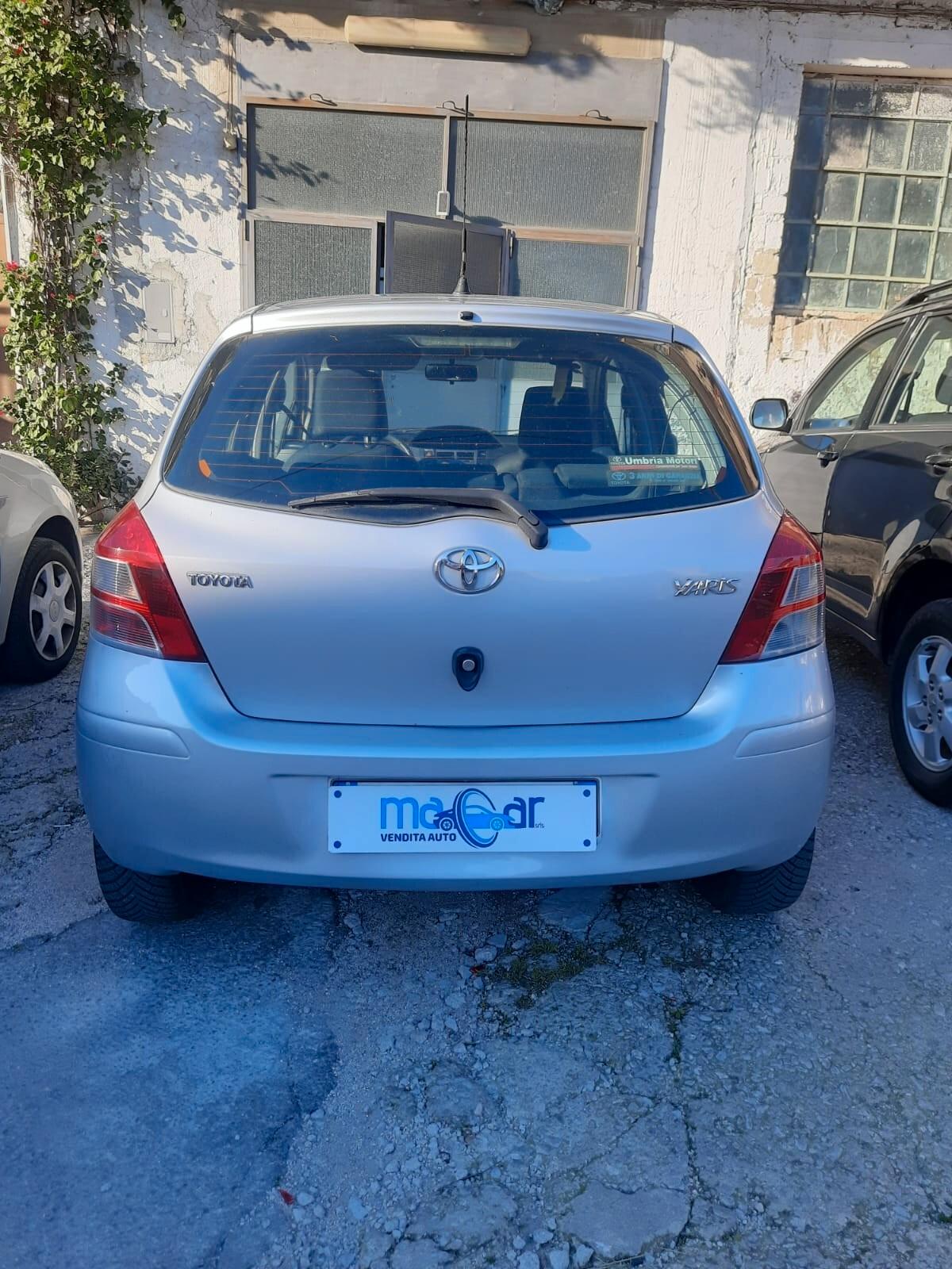 Toyota Yaris 1.0 5 porte