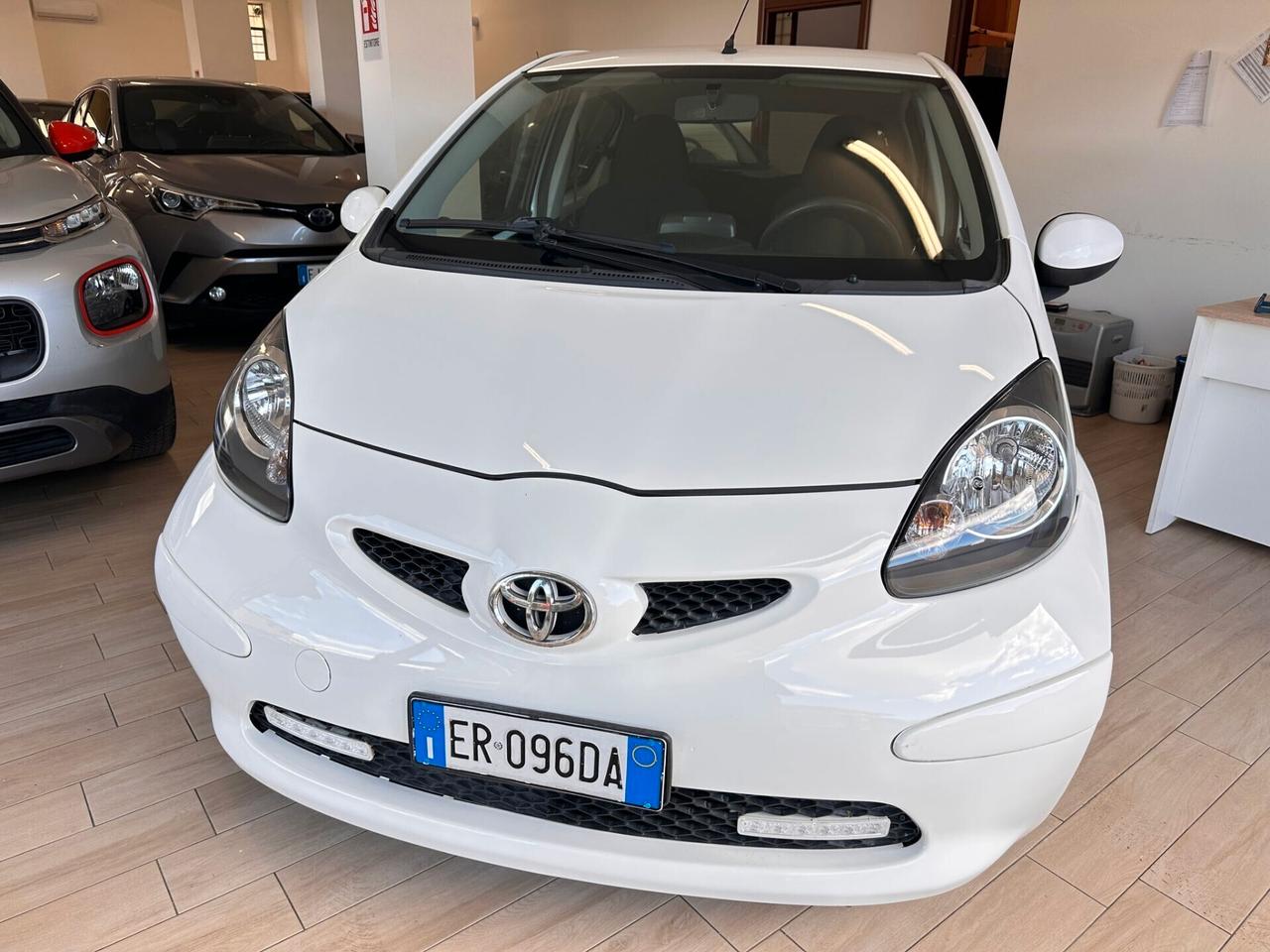 Toyota Aygo 1.0 12V VVT-i 5 porte Lounge Connect