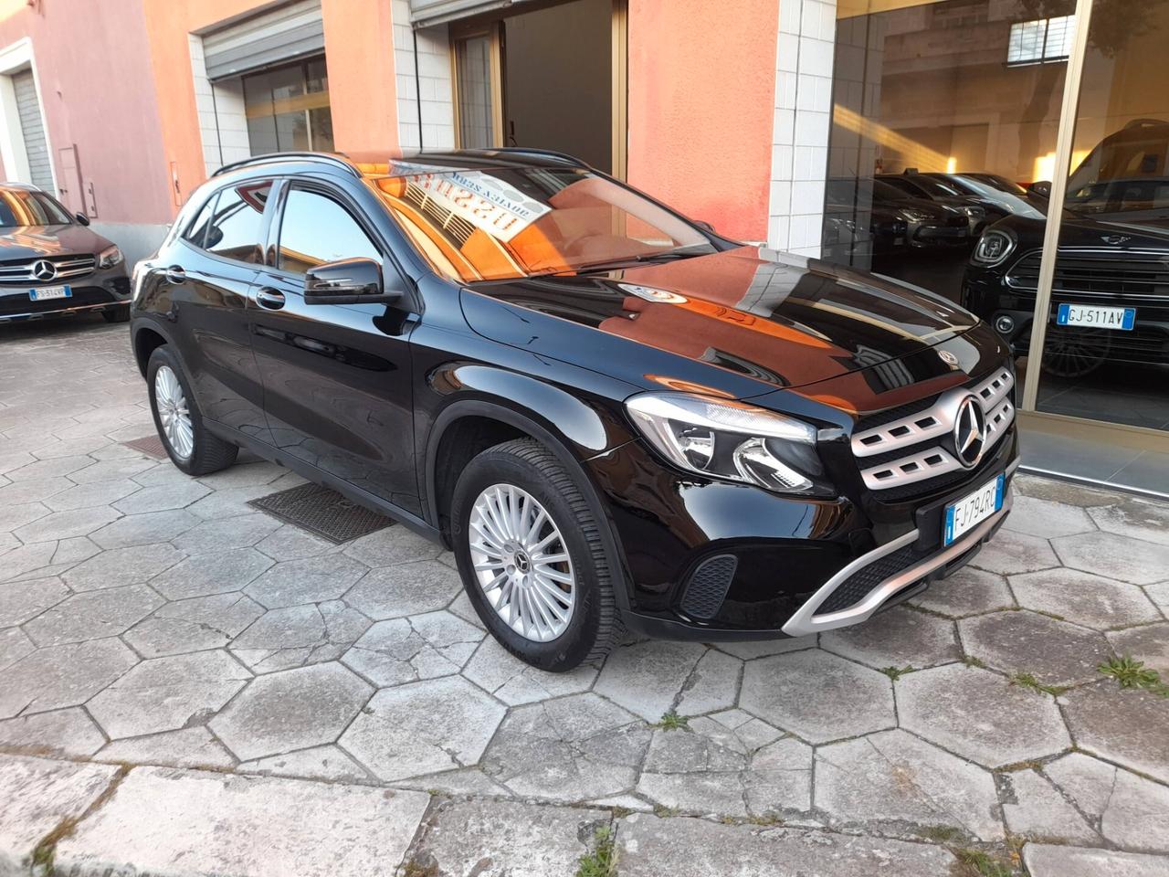 MERCEDES GLA 180 D