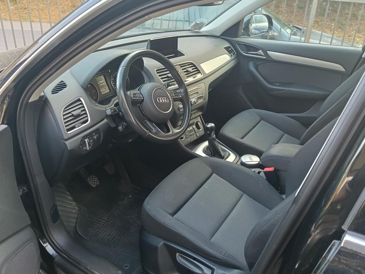 Audi Q3 2.0 TDI 120 CV Business