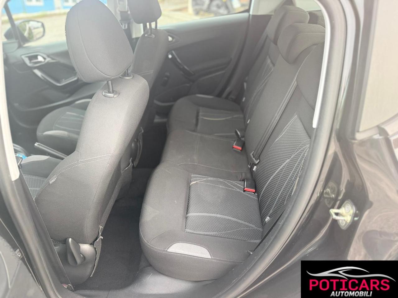 Peugeot 208 1.4 HDi 68 CV 5 porte Active Automatica