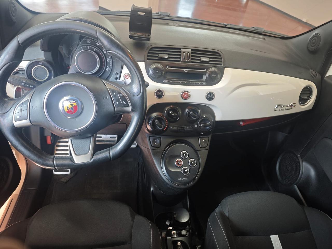 Abarth 500 C 1.4 Turbo T-Jet MTA Bicolore