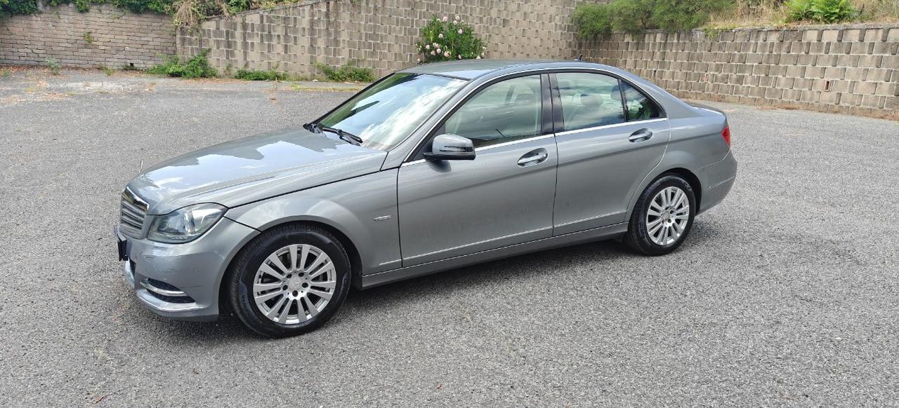 Mercedes C 220 CDI BlueEfficiency Avantgarde c/bixeno Berlina