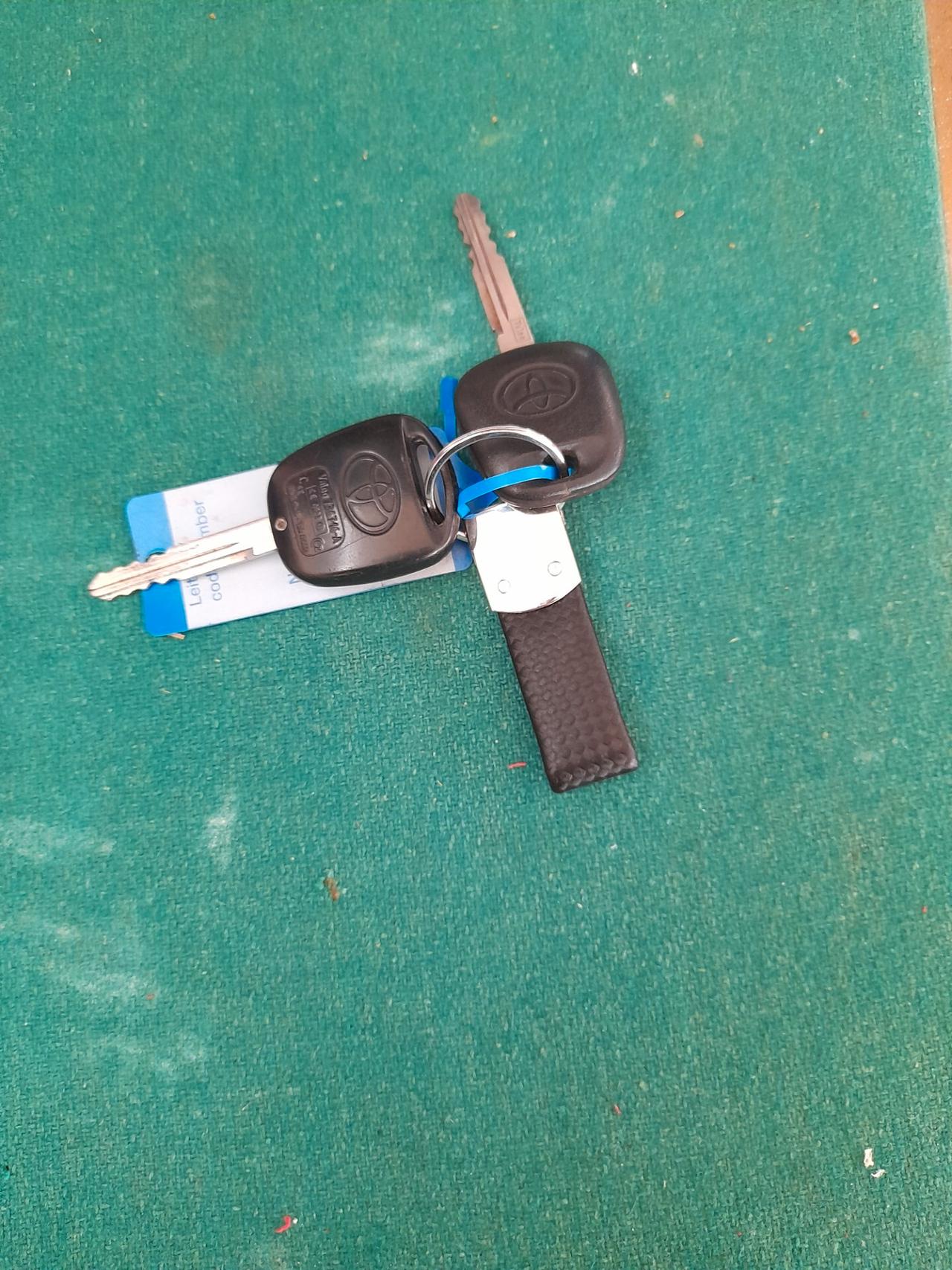 Toyota Yaris 1.0i 16V cat 5 porte Sol