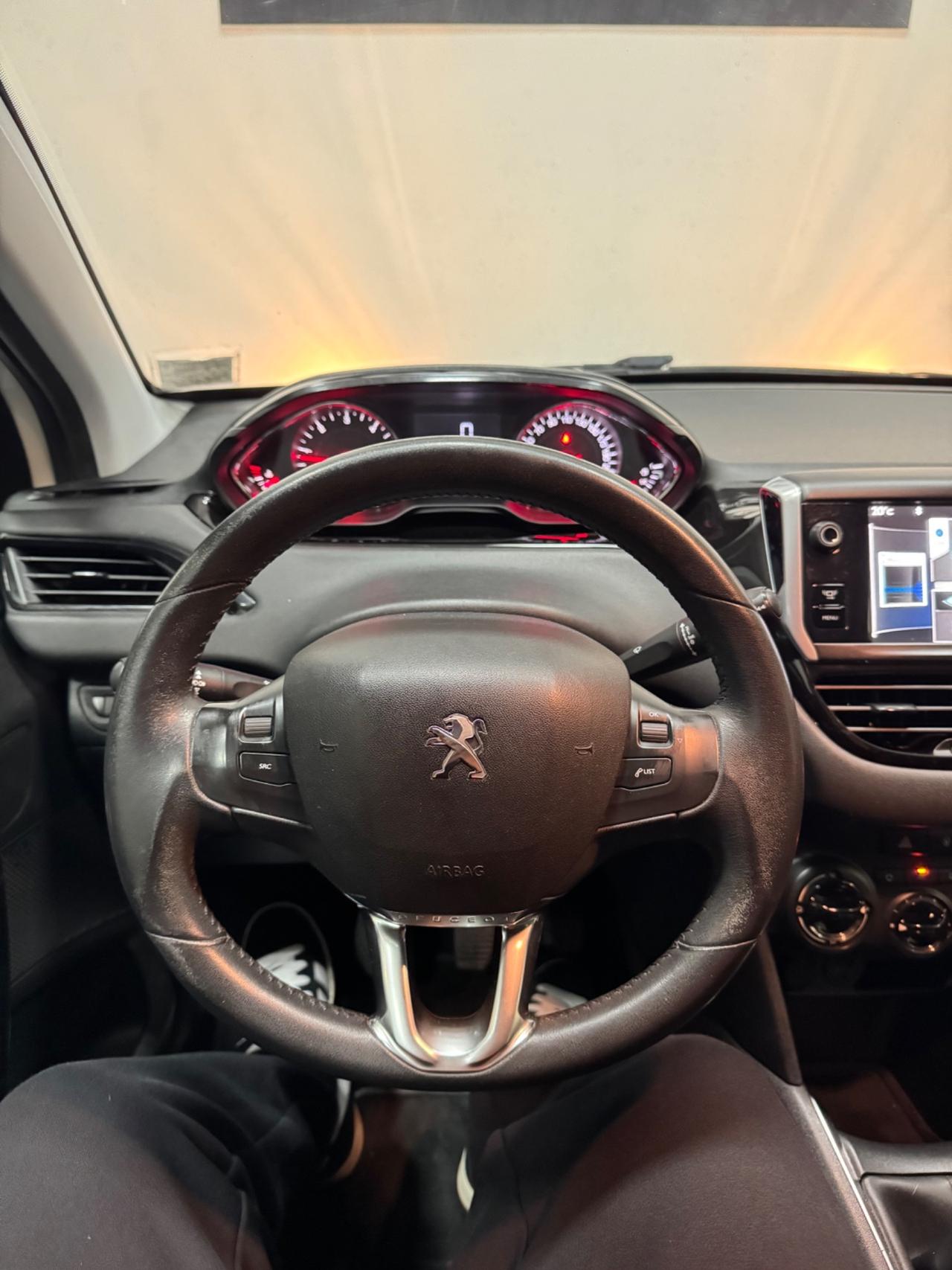 Peugeot 208 1.4 HDi 68 CV 5 porte Allure