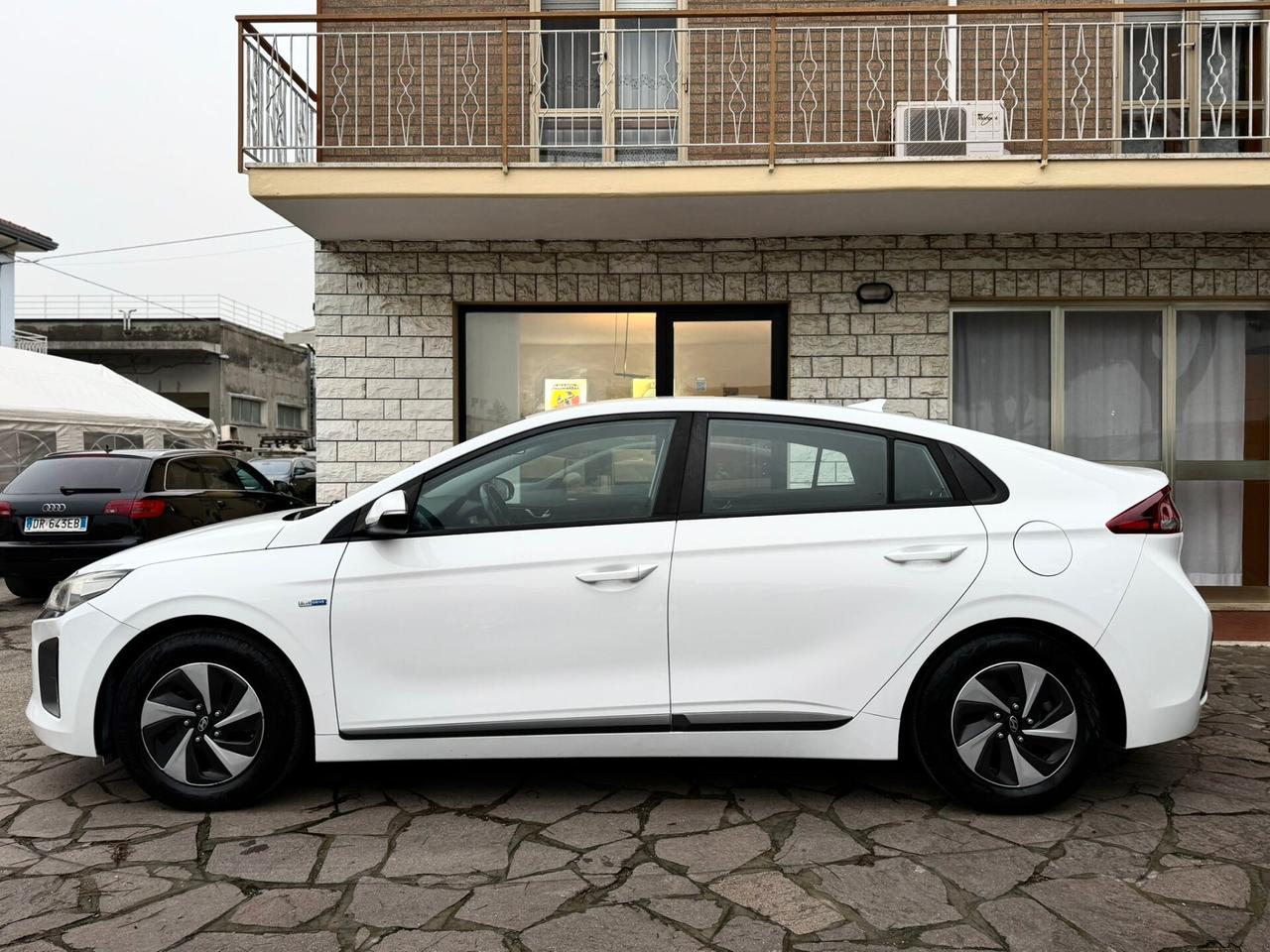 Hyundai Ioniq 1.6 Hybrid DCT Style